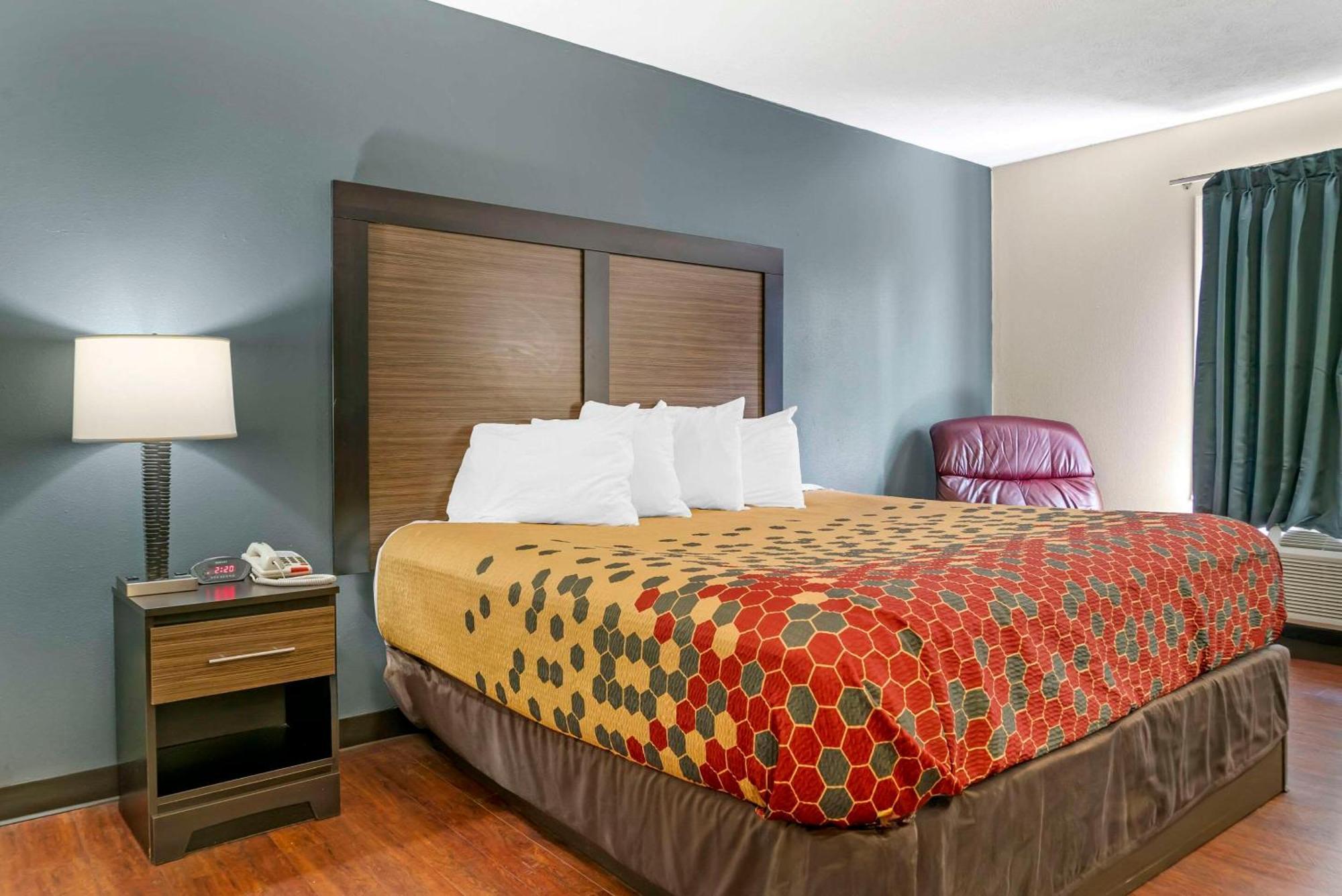 Econo Lodge Traverse City Exteriör bild