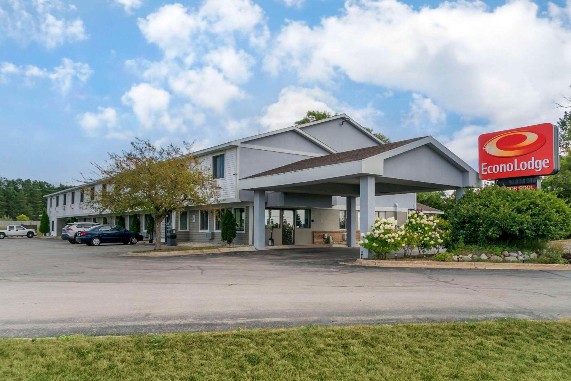 Econo Lodge Traverse City Exteriör bild