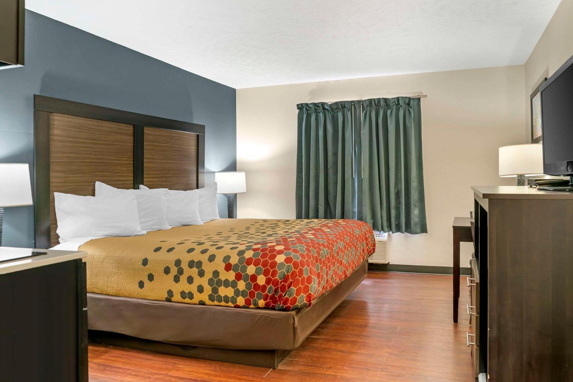 Econo Lodge Traverse City Exteriör bild